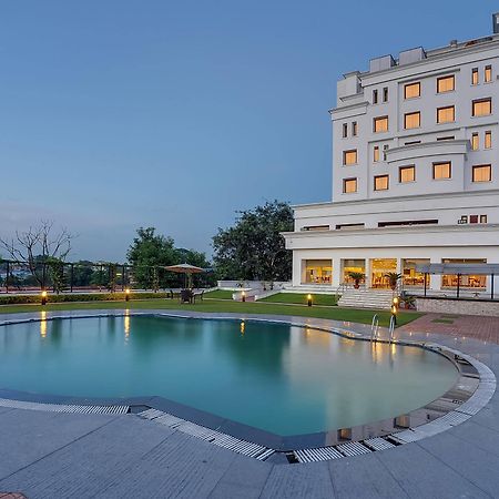 Royal Sarovar Portico Siliguri Exteriör bild