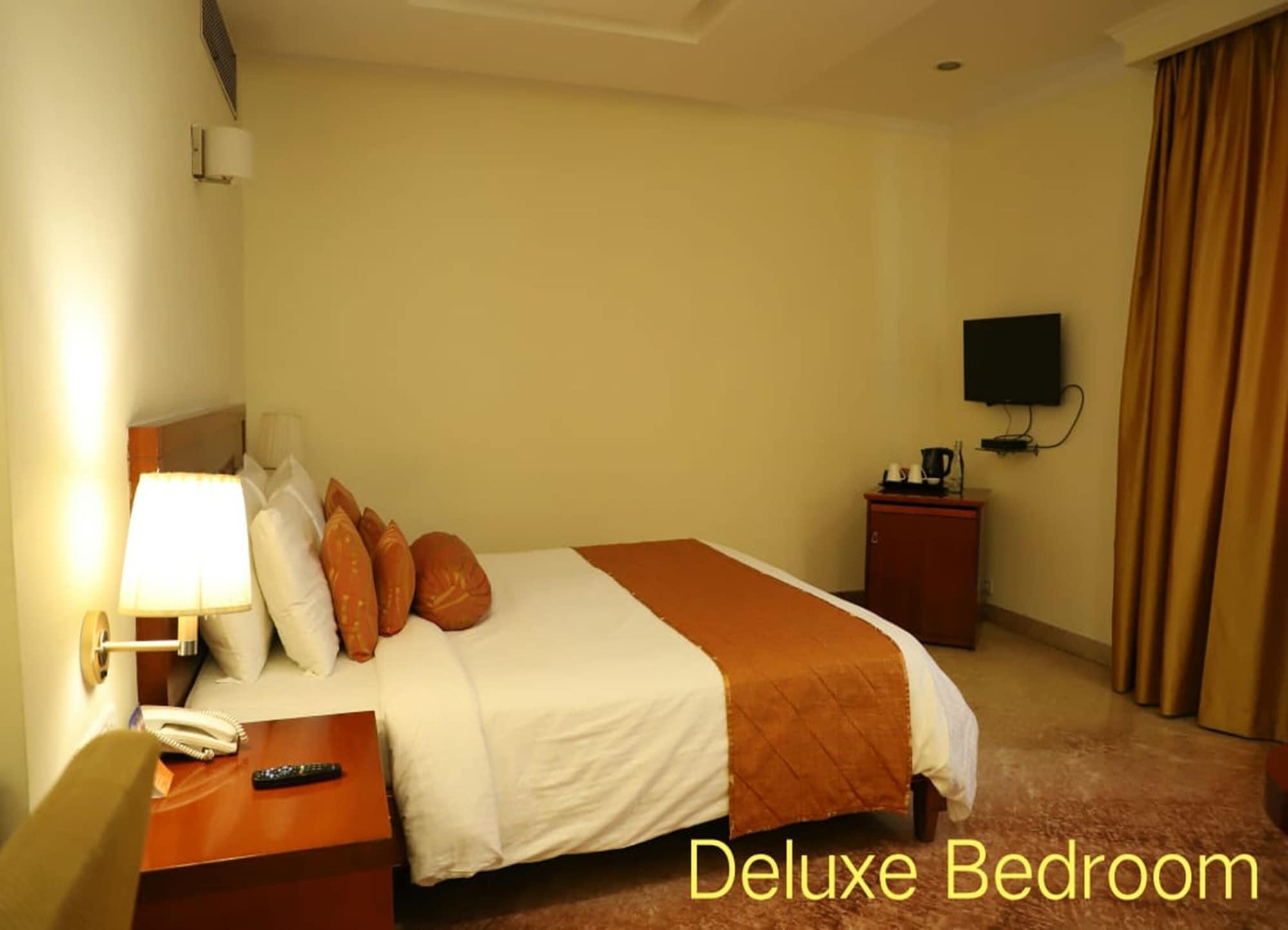 Royal Sarovar Portico Siliguri Exteriör bild