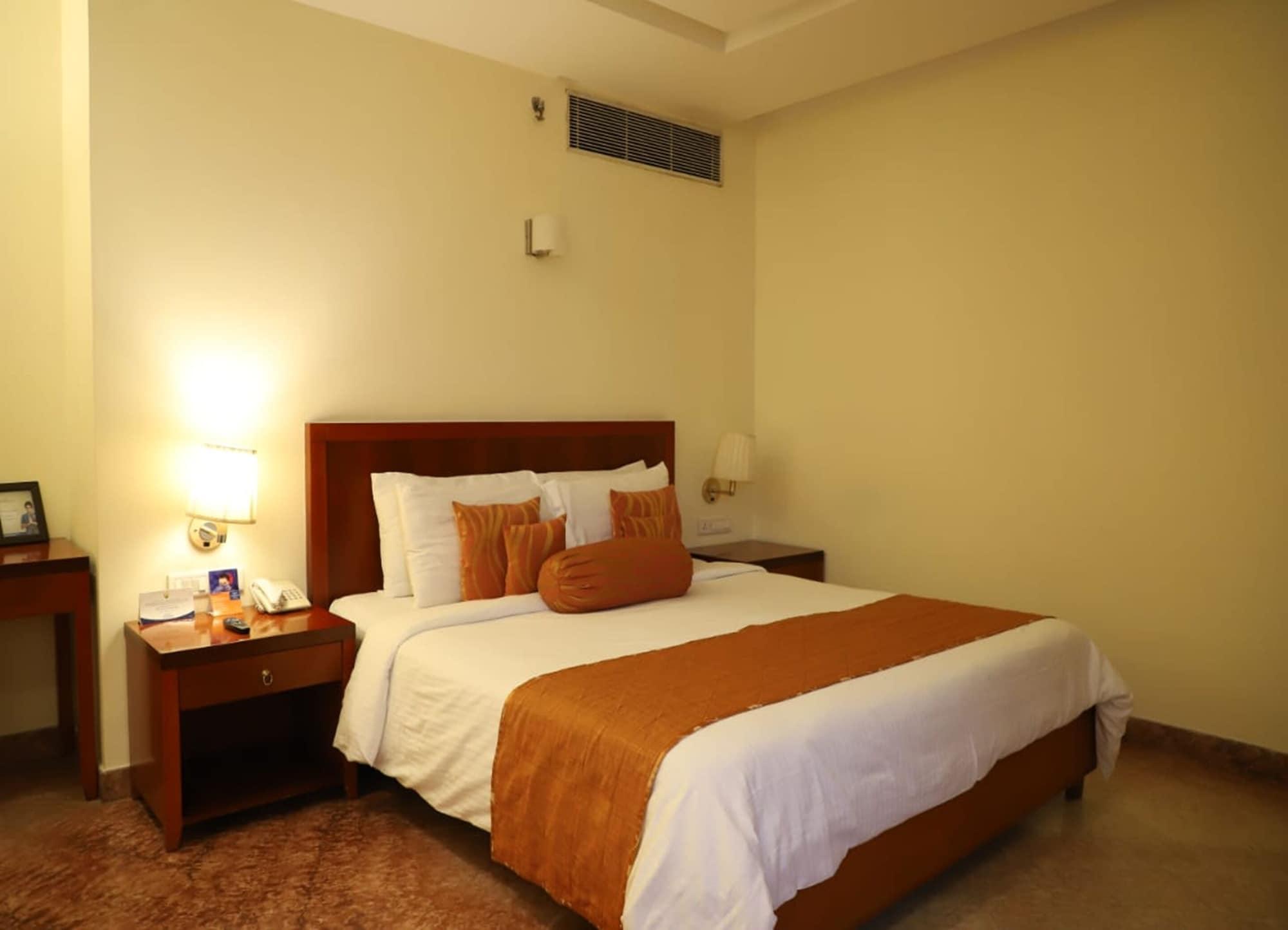 Royal Sarovar Portico Siliguri Exteriör bild
