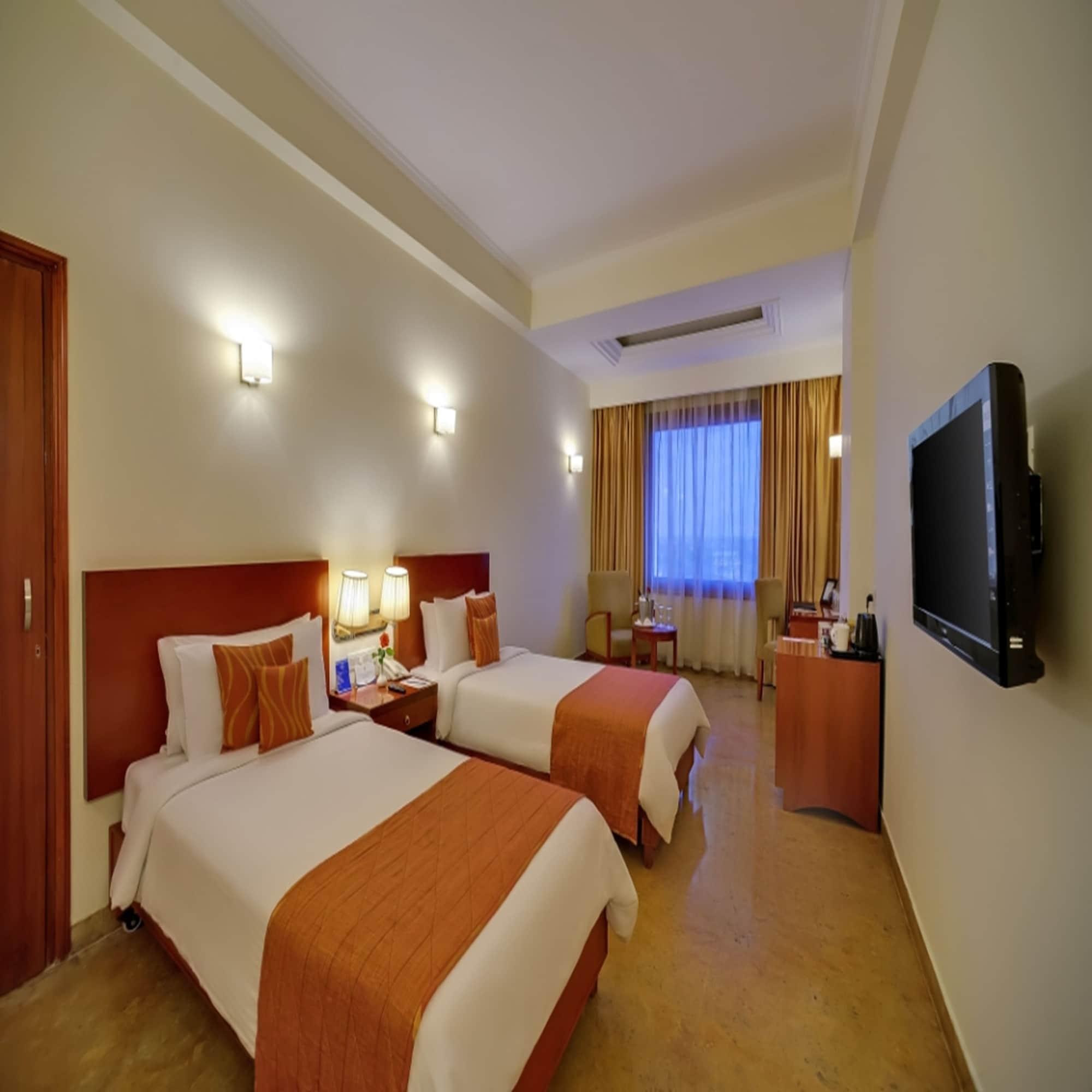 Royal Sarovar Portico Siliguri Hotell Exteriör bild