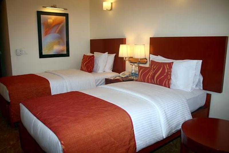 Royal Sarovar Portico Siliguri Exteriör bild