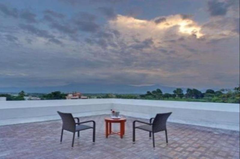 Royal Sarovar Portico Siliguri Hotell Exteriör bild