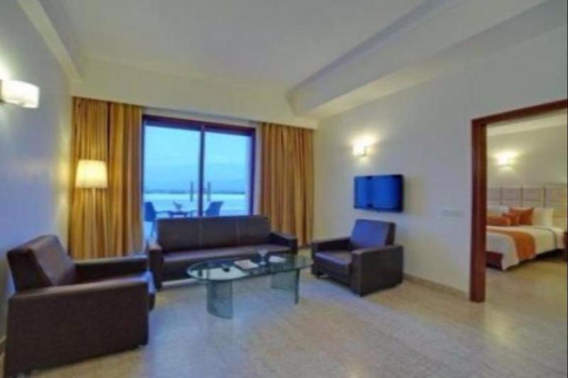 Royal Sarovar Portico Siliguri Exteriör bild