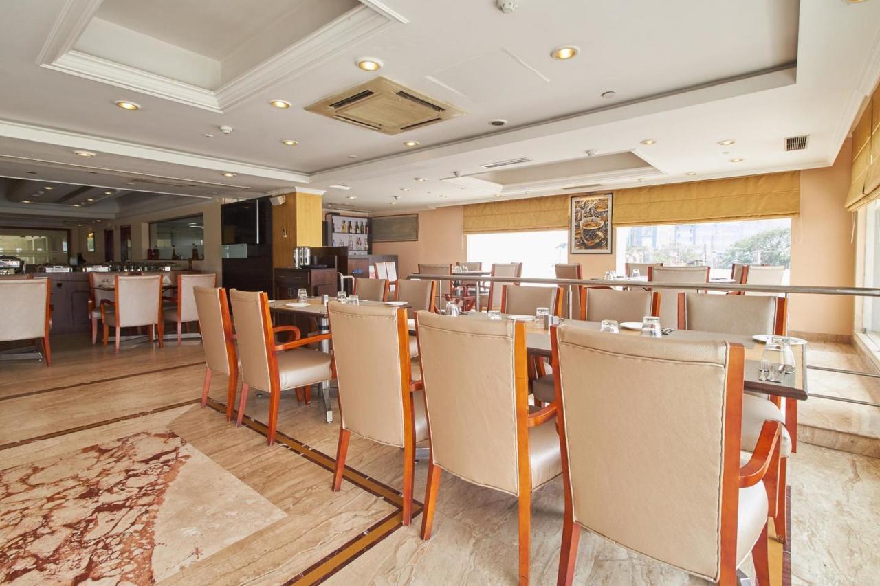 Royal Sarovar Portico Siliguri Exteriör bild