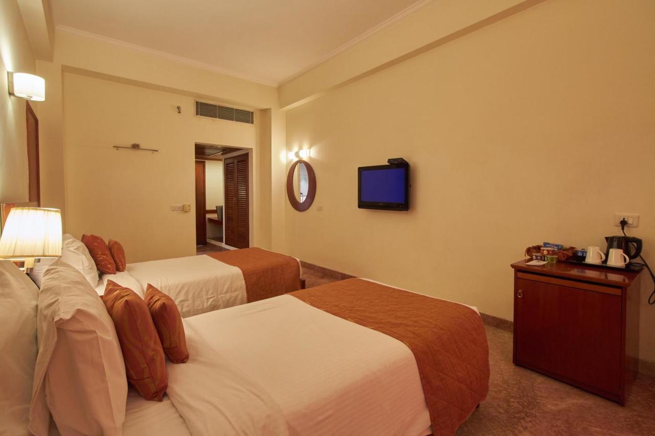 Royal Sarovar Portico Siliguri Exteriör bild