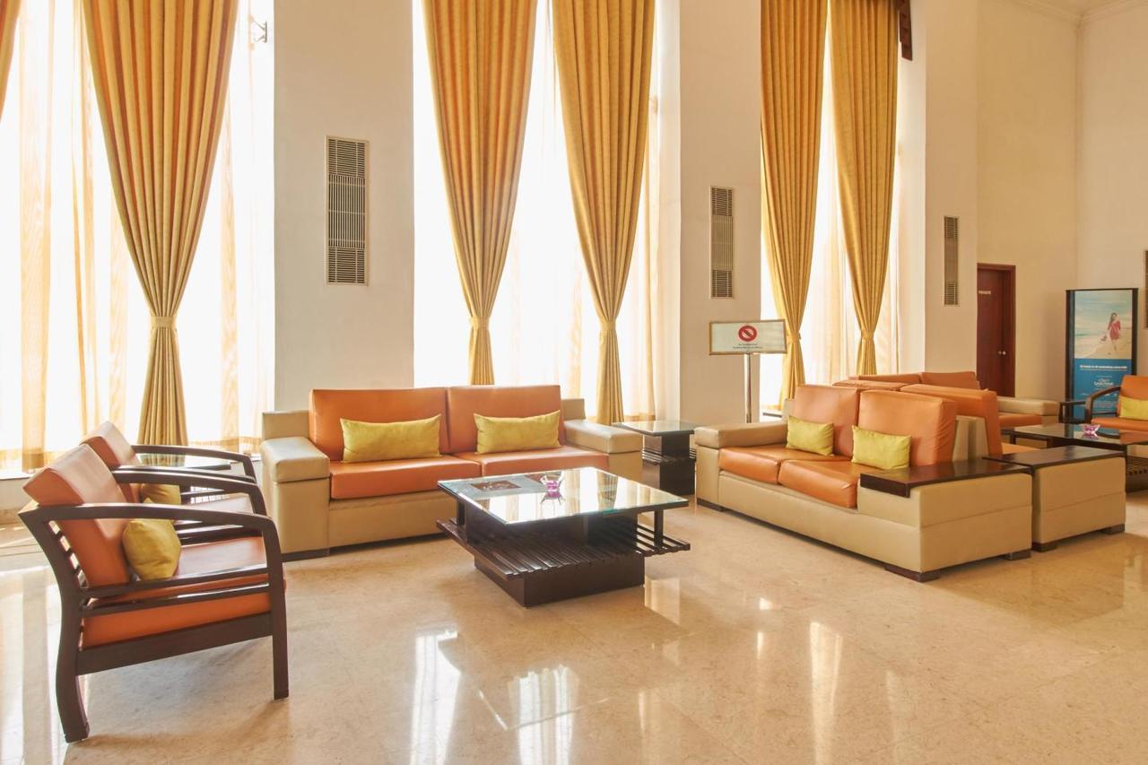 Royal Sarovar Portico Siliguri Hotell Exteriör bild