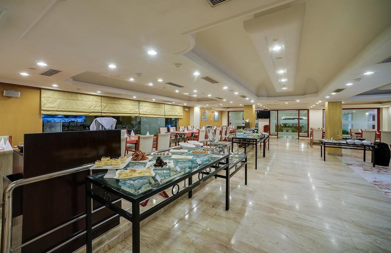 Royal Sarovar Portico Siliguri Exteriör bild