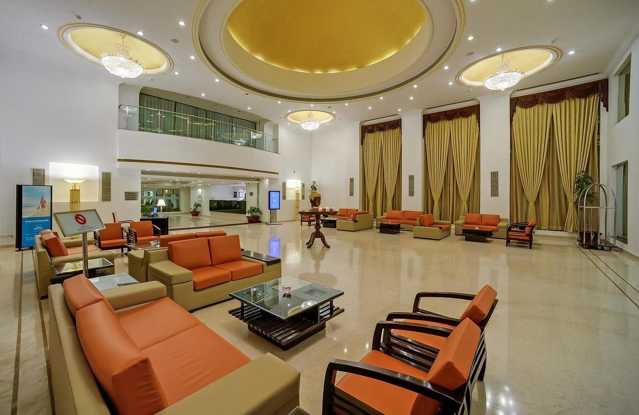 Royal Sarovar Portico Siliguri Hotell Exteriör bild