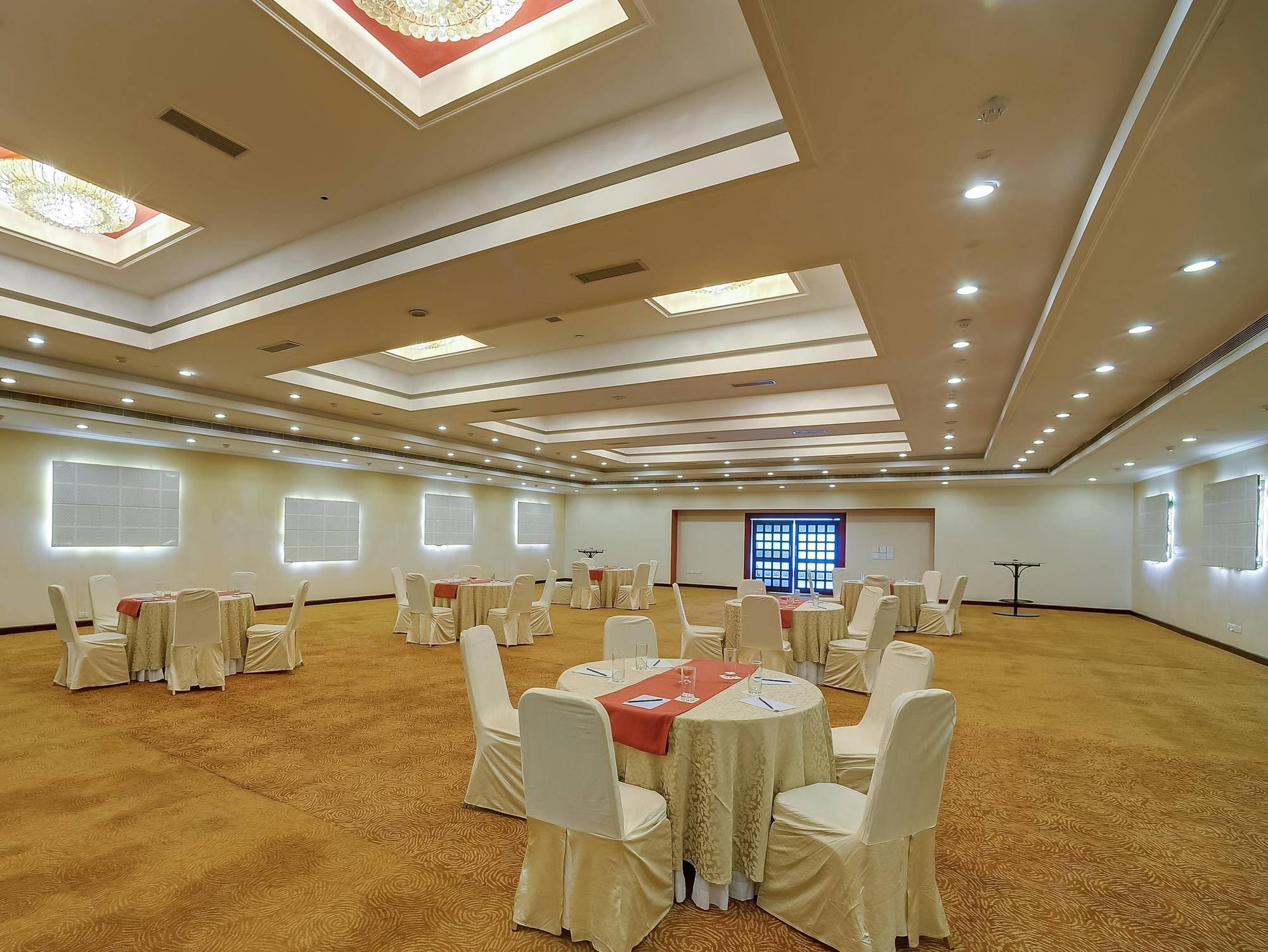 Royal Sarovar Portico Siliguri Exteriör bild