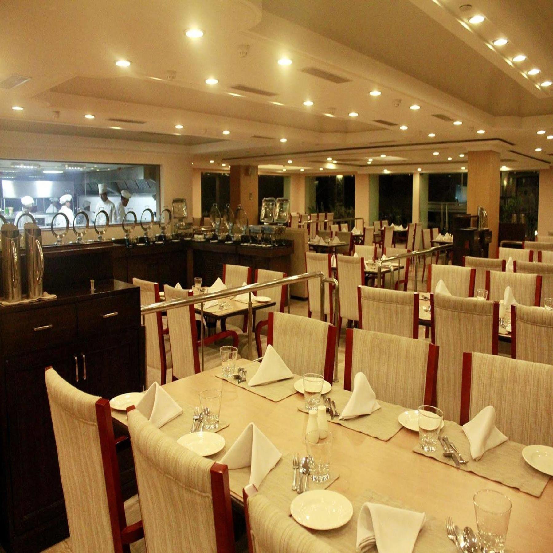 Royal Sarovar Portico Siliguri Exteriör bild